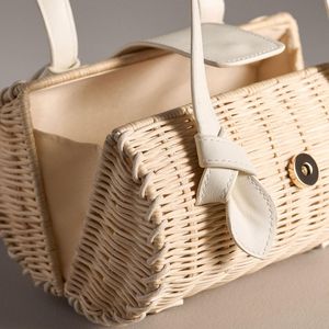 Sacs à main artisanaux pour un style estival, fabriqués en bambou et en rotin, matériaux naturels du Vietnam - Product Image 5