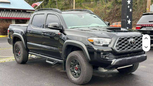 Pick-up Tacoma Hybrid TRD Sport 4x4 Automatique 2023 d'occasion en excellent état, phares LED, pneus R18, sièges en tissu, moteur essence - Product Image 2