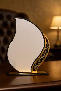 Trophée de triple victoire à l'étoile d'or sur socle en marbre. Commandes en gros disponibles à prix de gros. - Product Image 3