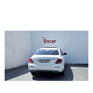 Mercedes-Benz Classe E E300 4MATIC Exclusive 2019, 87 149 km, boîte automatique, sièges en cuir, caméra de recul, conduite à gauche - Product Image 4
