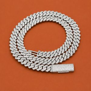 Collar de Eslabones Cubanos Miami con Incrustaciones de Diamantes y Cierre de Diamantes para Hombre - Product Image 2
