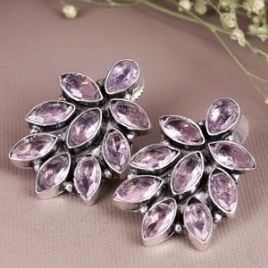 Boucles d'oreilles tendance ethniques bohèmes en acier inoxydable et laiton avec serti floral et jade pour femmes, prix de gros, fournisseur en gros - Product Image 5