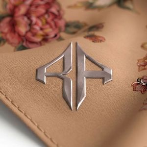 New High Quality Wholesale Women's <b>Square</b> <b>Scarves</b> 100% Silk Material Premium Solid Muslim Outdoor Use Custom Logo - Product Image 3