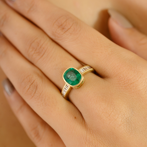 Nueva Colección de Anillos de Boda Hechos a Mano con Esmeraldas y Diamantes 100% Genuinos para Unisex, Oro Amarillo Sólido K18 - Product Image 4