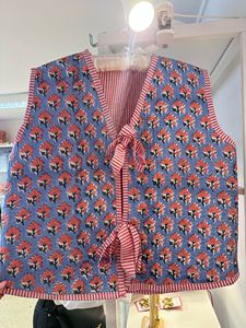 Veste d'hiver matelassée écologique pour femme, style indien vintage, imprimé floral, manches coupées, en coton fait main, légère - Product Image 6