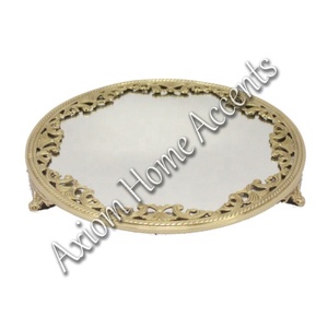 Axiom Home Accents Plateau décoratif en laiton poli Artisanat en métal pour service de fête de Noël - Product Image 1