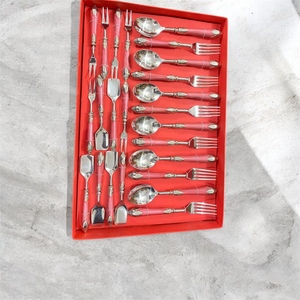 Ensemble d'ustensiles de service en métal vintage avec poignées roses, 12 pièces, design élégant pour la cuisine - Product Image 3