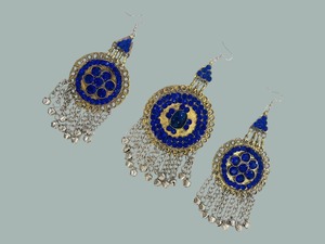 Boucles d'oreilles afghanes Kuchi ornées de miroirs, avec cabochons en verre rouge vif, détails complexes en fil torsadé et argent superposé - Product Image 5