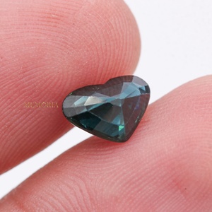 Saphir bleu turquoise naturel de 2,85 carats, taille cœur facettée, pierre précieuse en vrac, Memoria Jewels, vente en gros - Product Image 3