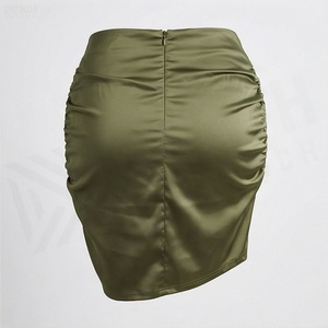 Minifalda de satén verde oliva para mujer, con fruncido, cintura regular, elegante, color liso, para todas las estaciones - Product Image 2