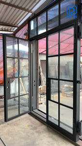 Puerta de Entrada Doble de Hierro Negro de Lujo con Vidrio y Travesaño, Puerta Exterior Moderna de Estilo Industrial para Villa, Uso en Hoteles, Hecha en Vietnam - Product Image 4
