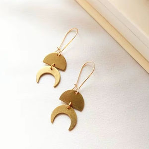 Boucles d'oreilles en laiton, fabrication artisanale indienne, style bohème, designs personnalisés - Product Image 1