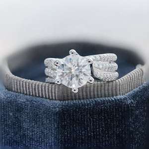 Anillo de Compromiso Moderno con Tres Hilos de Moissanita de Corte Brillante Redondo de 3.00 CT, Plata de Ley 925, Regalo para Aniversario de Bodas o Fiestas - Product Image 4