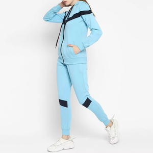 Conjunto Deportivo de Mujer con Capucha Azul Claro y Rayas Negras, Manga Larga con Cierre, Estilo Deportivo, Material Transpirable de Poliéster y Spandex - Product Image 4