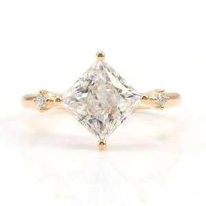 แหวนเพชรทรงปรินเซสคัท 2.02 กะรัต ผลิตในห้องปฏิบัติการ ดีไซน์พิเศษสำหรับผู้หญิง ทองคำแท้ 14K เหมาะสำหรับงานแต่งงาน งานเลี้ยง และเป็นของขวัญสำหรับคนรัก - Product Image 3