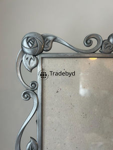 Marco de Fotos Metálico Premium Hecho a Mano para Decoración de Mesa por Tradebyd - Product Image 4