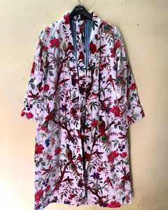 Kimono de terciopelo amarillo con estampado de pájaros, el más vendido, vestido informal, regalo perfecto de un exportador y fabricante indio. - Product Image 5