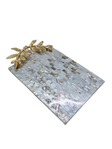 Bandeja de servicio de nácar artesanal con asa de metal para café, té, aperitivos, accesorio elegante para hoteles y restaurantes - Product Image 5