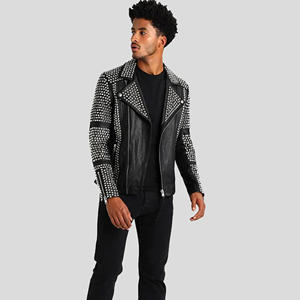 Veste en cuir cloutée faite à la main pour homme, style punk rock, avec pointes argentées, veste de motard en cuir véritable noir, coupe ajustée, pour soirée - Product Image 3