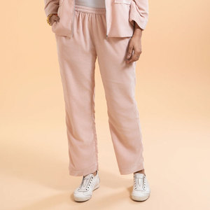 Ensemble de survêtement d'hiver en velours pour femme, coupe décontractée, style urbain, deux pièces, toucher doux, logo personnalisé, vente en gros OEM - Product Image 6