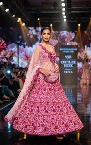 Lehenga Choli Tradicional Étnico Indio de Diseño con Lentejuelas y Bordados, Hecho con Materiales Reciclados para Vestido de Boda, Ropa para Mujer - Product Image 2