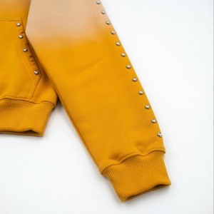 Sudadera con capucha extragrande de felpa francesa con cremallera y logotipo personalizado impreso, de algodón 100% de alto gramaje, estilo vintage desgastado con pedrería. - Product Image 3