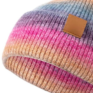 Bonnet d'hiver en laine jacquard brodé, style décontracté, design discret, pour hommes et femmes, vente en gros - Product Image 5