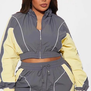 Ensemble de survêtement gris et jaune pour femme, style sportif décontracté à capuche et manches longues, coupe ample avec poches latérales, idéal pour le printemps - Product Image 6