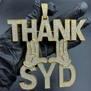Pendentif Lettre 'Thank U Syd' Plaqué Or avec Micro-Incrustation de Strass en Cristal, Breloque Thème Unisexe Style Hip-Hop, Cadeau - Product Image 1