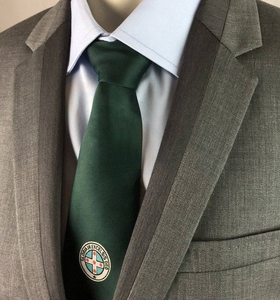 Corbata Clásica a Rayas de la Orden Real de Escocia, Logotipo Bordado a Máquina en Verde, Insignia Masónica Premium - Product Image 2