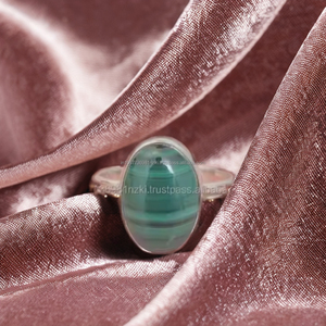 Anillo de compromiso de Plata de Ley 925 para mujer, piedra preciosa ovalada delicada hecha a mano con chapado en rodio, regalo de San Valentín - Product Image 1