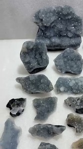 Lot de spécimens minéraux en gros : Grappe de calcédoine bleue naturelle avec druse et calcite, roches de cristal brutes du Maharashtra, Inde - Product Image 3