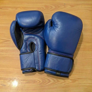 Vente flash - Gants de boxe en cuir bleu personnalisés avec logo, 16 oz, fermeture à boucle et crochets, équipement d'entraînement et de sparring pour adultes, vente en gros YM-BG-158 - Product Image 1