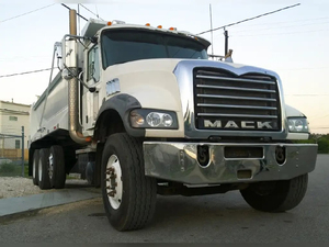 FAIRLY USED MA CK GRANITE 500HP 12000KM 8CYLINDERS AUTOMATIC <b>TRANSMISSION</b> - Product Image 6