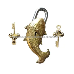 Candado Funcional de Latón con Diseño de Pez, Cerraduras Doradas Coleccionables con Acentos Indios, Herrajes Modernos Pulidos para Puertas - Product Image 1