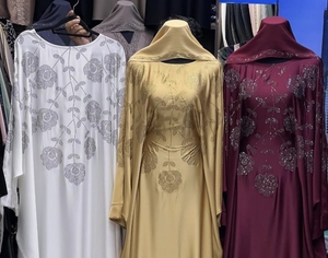 Nouvelle Abaya Traditionnelle Islamique Noire Magnifique pour Femme, Style Saoudien, en Polyester Respirant, Longueur Cheville, Collection Printemps 2026, Dubaï - Product Image 1