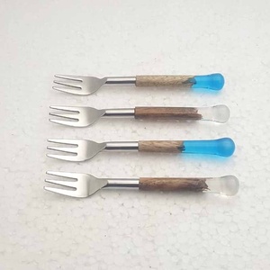 ชุดส้อมสเตนเลสสตีลสไตล์ไม้,ชุดส้อมด้ามไม้แบบสร้างสรรค์สำหรับร้านอาหารโรงแรมดีไซน์มือจับเรซินสีน้ำเงิน - Product Image 1