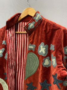 Chaqueta Elegante de Invierno para Mujer, Bordado de Terciopelo Hecho a Mano, Diseño Exquisito Suzani, Forro de Terciopelo Suave, Forro de Algodón - Product Image 4