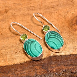 ต่างหูมาลาไคต์และเพอริดอท เงินแท้ ต่างหูแบบห้อย พลอยสีเขียว เครื่องประดับทำมือ สไตล์โบโฮ ของขวัญสำหรับเธอ - Product Image 3
