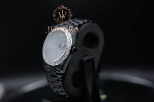 Reloj de Diamantes Moissanite de Acero Inoxidable de Calidad de Exportación para Profesionales de Negocios, Aniversarios y Celebraciones Especiales - Product Image 2