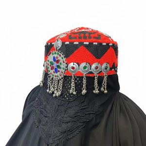 Magnifique collier de poitrail tribal afghan Kuchi de grande taille avec de vastes pièces de monnaie en argent et détails de filigrane complexes - Product Image 1