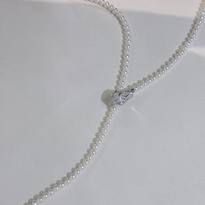 Collar Multiusos de Marca Premium con 4-5 Perlas de Agua Dulce, Luz Intensa, Casi Perfectamente Redondas, Elemento Serpiente - Product Image 4