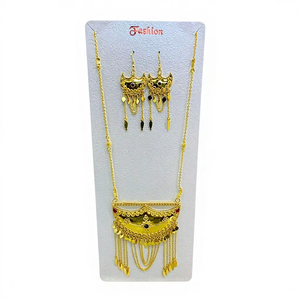 ALANKEET CREATIONS Nuevo Conjunto de Joyería Árabe Clásica, Aretes Chapados en Oro de 18K, Hermoso Diseño con Cadena de Eslabones, Hecho Principalmente con Oro - Product Image 1