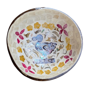 Bol en noix de coco incrusté de coquillages brillants - Art tropical artisanal polyvalent - Product Image 2