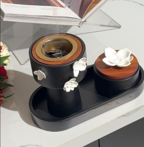 ชุดเตาเผาบัคฮูร์มาบคาฮ์ราแบบพรีเมียม พร้อมเตาเผาเครื่องหอมอูดแบบอาหรับ ดีไซน์ลายดอกไม้โลหะและไม้ สไตล์ดูไบ ชุดของขวัญสำหรับรอมฎอนและอีด - Product Image 3