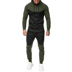 Ensemble de survêtement 2-en-1 pour homme, vert olive et noir, 100 % coton, manches longues, sweat à capuche avec cordon de serrage et poches latérales - Product Image 1