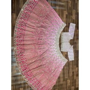 Lehenga Choli de créateur avec broderie séquentielle pour les occasions spéciales, vêtements indiens et pakistanais - Product Image 3