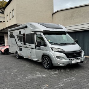 Autocaravana Familiar con Amplio Espacio de Alojamiento, Cómodas Zonas para Dormir, Cocina Funcional y Asientos de Salón - Product Image 1