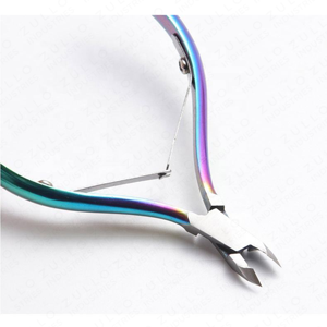 Coupe-cuticules en acier inoxydable robuste, argenté, outil professionnel de manucure et pédicure avec une mâchoire de précision tranchante - Product Image 4