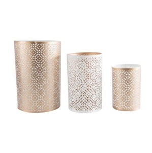 Photophores contemporains en métal aux proportions équilibrées, offrant une lumière douce des bougies et une touche de raffinement décoratif. - Product Image 1